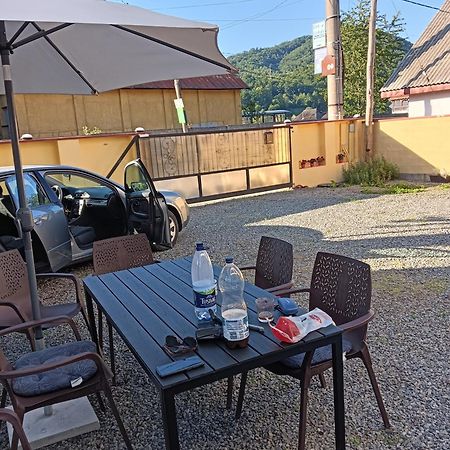 Appartamento Casa Cerbului Vişeu de Sus Esterno foto